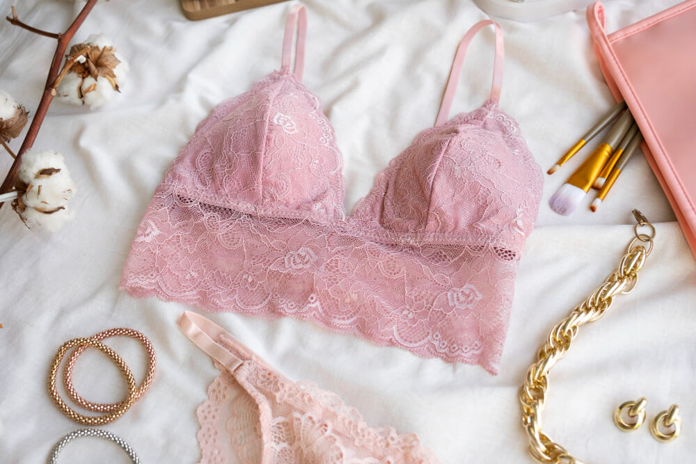 プチプラなのに可愛い！3,000円以下で買える勝負下着5選